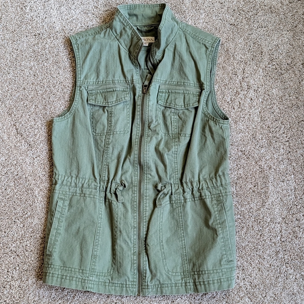 Merona Olive Green Sleeveless Vest. Medium